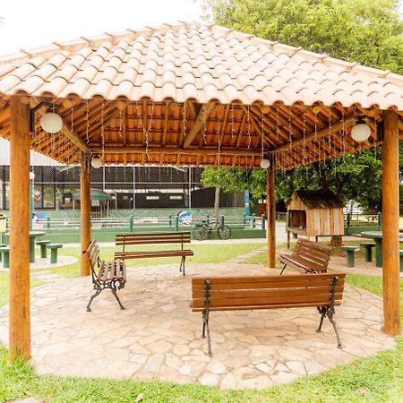 Apto A 800M Da Praia Do Jardim Em อังกราโดสเฮย์ส ภายนอก รูปภาพ